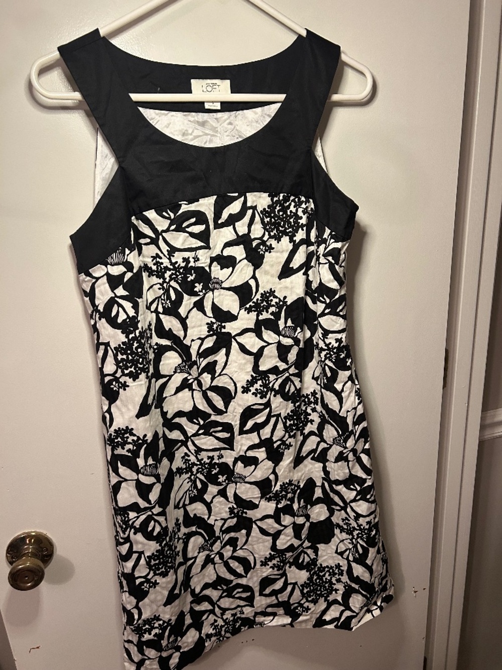 Ann Taylor LOFT Sheath Dress Women's Size 6 Sleeveless Black White Floral Print